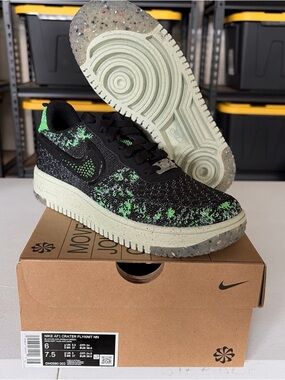 Nike Crater Flyknit Sneaker - Black & Neon Green